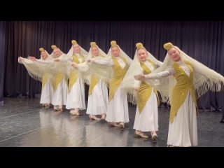 Танец казанских девушек