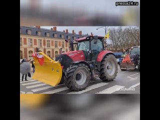 Французские фермеры сегодня взяли в осаду Версальский дворец под Парижем