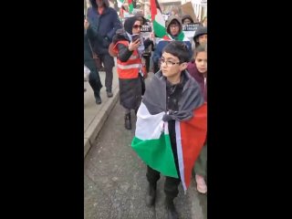 Les enfants  Manchester ont particip  une grande manifestation de soutien  la Palestine