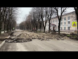 В ходе поездки по объектам строительства в Нальчике ознакомился и с дорожными работами на улицах Балкарской, Осетинской, 2-й Там