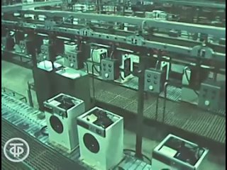 Новая стиральная машина “Вятка“ (1981)