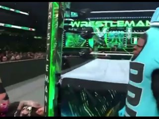 WWE - Randy Orton attacks