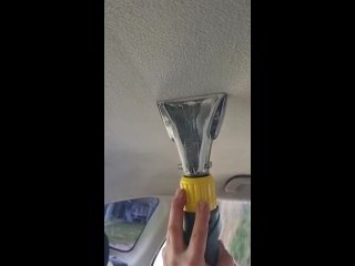 Чистка потолка автомобиля пылесосом