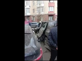 💬 Неустановленное взрывное устройство сработало под Land Cruiser на севере Москвы, пострадал хозяин внедорожника, рассказали РИА