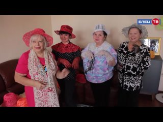Бейсболки из кружева: елецкая пенсионерка плетёт необычные аксессуары