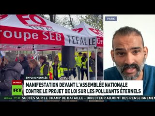 Paris : manifestation contre une loi en projet pour interdire les polluants ternels