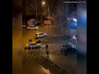 В Ставрополе автомобилист намеренно врезался в участников драки, пытаясь прекратить потасовку  Между