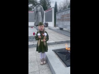 Щинова Анна, М. Онучина “Памятник солдату“