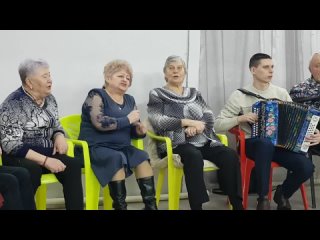 240218 песня Цыгане едут табором живут ходит по бульвару а цыганка базару гармонь поют парк г Орёл