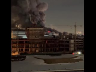 ‼️🇷🇺🏴‍☠️ Неизвестные открыли огонь в Крокус Сити Холл под Москвой, здание горит, есть жертвы и раненые🔞
▪️ Неизвестный (по други
