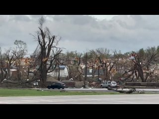 Стихия пронеслась по пригороду Омахи, разрушив дома и другие постройки.