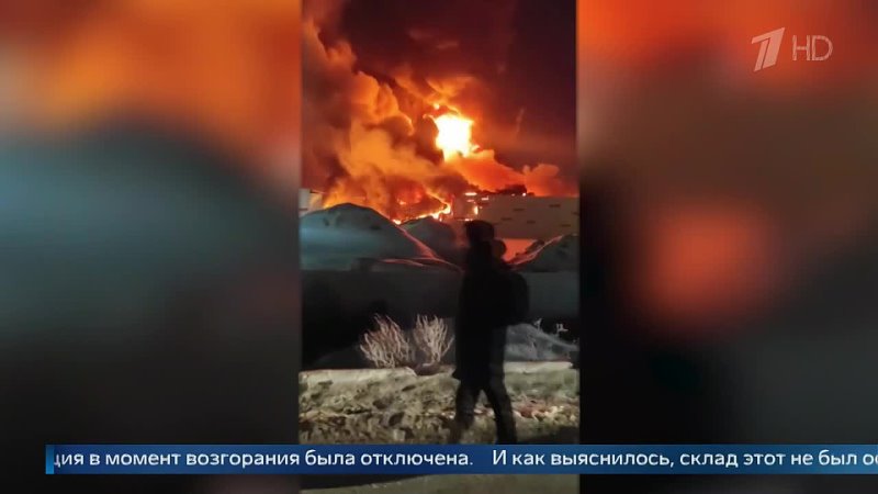 В Петербурге продолжается борьба с огнем на огромном