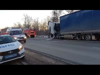 Сегодня на автодороге Москва-Челябинск произошло возгорание грузового автомобиля. Пожар был потушен, пострадавших нет