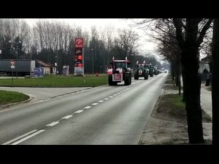 Policjanci: Rolnicy dzisiaj te maj przepustk. Czeka ! (wideo)