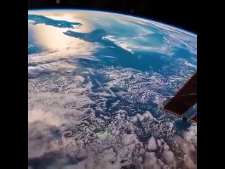 🌎 Какие чувства вызывает у космонавтов вид Земли с борта космического корабля?