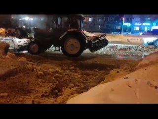 На улице Рылеева в Тамбове устраняют повреждение на водоводе