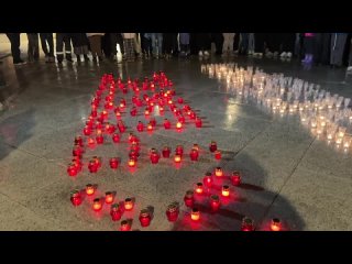 Жители Богородского округа собрались напротив площади Победы - у стихийного мемориала на акции Свеча памяти