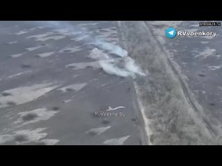 Неуязвимый танк батальона «Тигр» в бою под Победой принял серию ударов FPV-дронов и под огнём врага