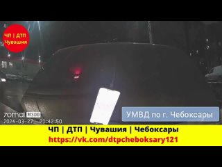 В Чебоксарах автобус № 46 сбил водителя легковушки.