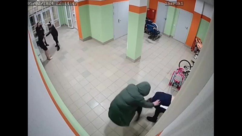 В Ново-Патрушево взрослые мужики избили 16-летнего пацана из-за кадетской звезды на одежде