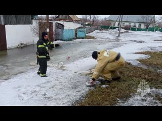 Во всех муниципальных образованиях Алтайского края, подверженных паводку, работают оперативные группы местных пожарно-спасательн