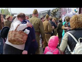 Прибытие ретро-поезда Воинский эшелон на станцию Пугачевск