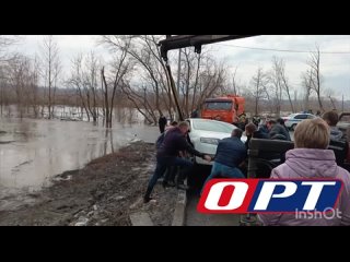 ⏺Заместитель главы администрации города. Администрация Оренбурга Алексей Кудинов руководит ликвидацией ДТП на въезде в ЖК «Дубки