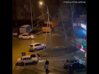 В Ставрополе автомобилист врезался в толпу, чтобы утихомирить драку  Возле магазина между парнями пр