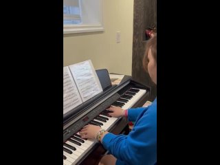 Внучка Николь играет произведение написанное её учительницей музыки.