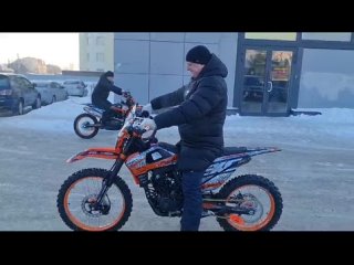 Счастливые обладатели ДВУХ мотоциклов FRATELI EXC NB330 KKE в X-MOTORS г. Новосибирск