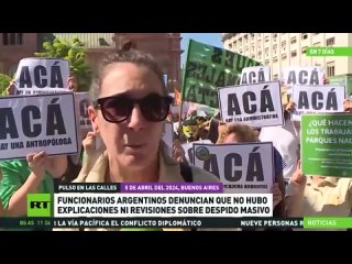 Funcionarios estatales argentinos se manifestaron ante las dependencias públicas contra los  despidos