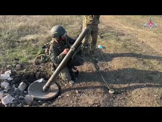 Расчеты 82-мм минометов «Южной» группировки войск уничтожили пехоту ВСУ на Донецком направлении.