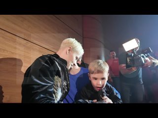 SHAMAN исполнил мечту незрячего мальчика во время концерта в Москве