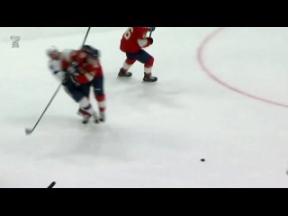 Тарасенко жёстко уложил Кучерова на лёд в матче плей-офф НХЛ