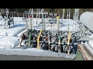 ОРУ-110 кВ Уборка снега с козырька над шинными мостами 6-10 кВ