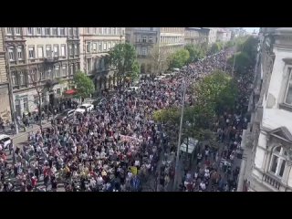 In het centrum van Boedapest vond een grootschalig anti-regeringsprotest plaats