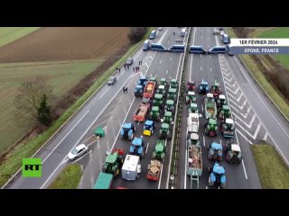 Manifestation des agriculteurs franais : les tracteurs ont bloqu l'A13