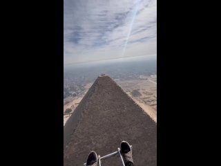 Египет 🇪🇬, Впечатляющий полет над вершиной пирамиды