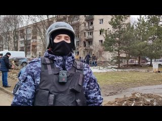 В Санкт-Петербурге сотрудники Росгвардии обеспечили эвакуацию жителей дома на Пискаревском проспекте и охрану их имущества