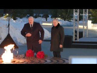 ВВП и АГЛ (1) на церемонии открытия Мемориала в память о мирных жителях СССР ()