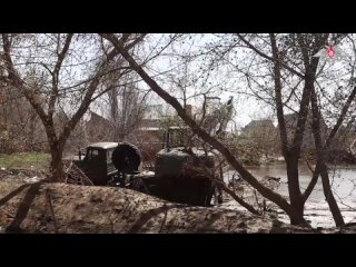 Servicemen of Yasny Missile Formation's joint engineering detachment prepare network of water drainage channels in Orenburg regi