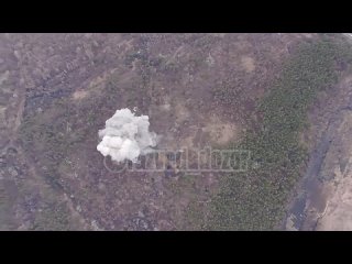 Видео: ‼️🇷🇺🔥Эпичные кадры уничтожения скопления сил боевиков ГУР у границы
ВКС России нанесли удар по выявленному району сосредо