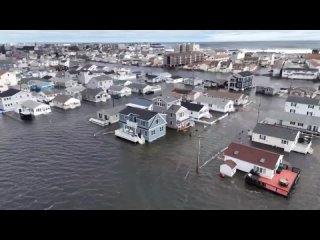 Штормовой прилив превратил прибрежный город Хамптон Бич в маленькую Венецию (США, штат Нью-Хэмпшир, 10 марта 2024).