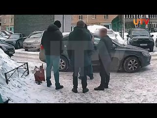 В Башкирии пятеро мужчин устроили драку у подъезда «с розочкой из бутылки» - теперь их ищет полиция