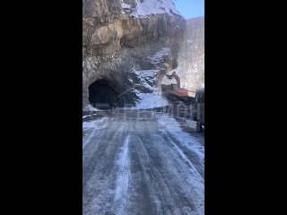 ️Реконструкцию тоннеля на 21-м километре автодороги Чикола-Мацута-Комы-Арт проводят в Дигорском ущелье Северной Осетии. Об этом