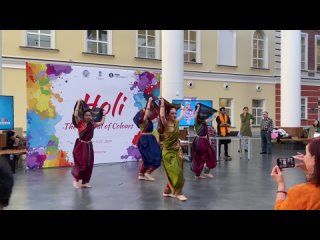 Sut But Wala Pora народный индийский танец в стиле лавни от Театра индийского танца “Таранг “, праздник Холи от ICCR, Москва,