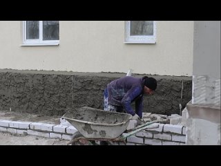 Специалисты из Республики Калмыкия продолжают капитальный ремонт здания городского архива в Антраците, сообщили в муниципалитет