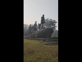 Статуя Махатма Ганди в Дейли. Большой тур по Индии