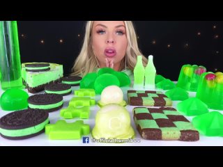 HunniBee ASMR ASMR MINT FOODS, MINT OREO CHEESECAKE, GREEN JELLO SALAD, PUZZLE CANDY MINT WHIPPED CREAM MUKBANG