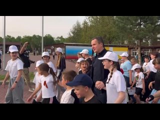 Губернатор Вячеслав Гладков навестил школьников, отдыхающих в Ставропольском краеНа сегодняшний день там проживает 1042 ребёнк